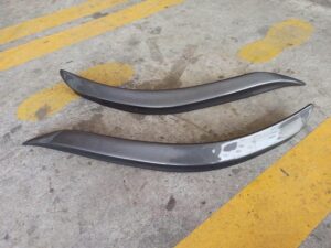 Toyota Vellfire headlamp lip