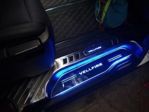 Toyota Vellfire Scuff Plate LED (8pcs)